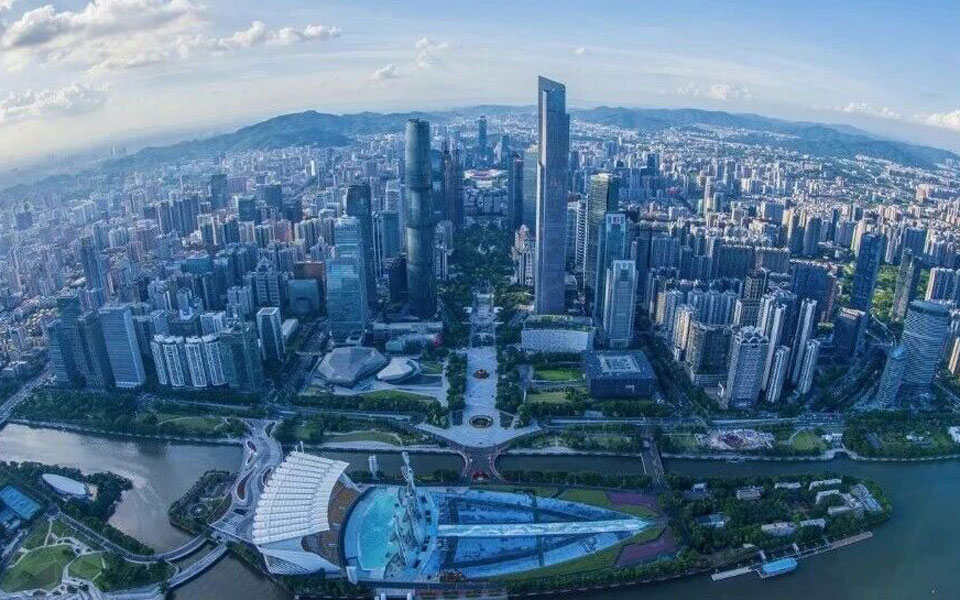 广州市政府党组成员、副市长赖志鸿一行莅临佩信集团考察